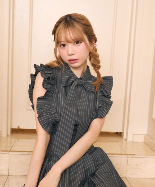即日発送可能titty&coフロントリボンフリルストライプ セットアップ グレー TITTY＆CO.（ティティーアンドコー） ブラウス シャツ 夏 フロント
