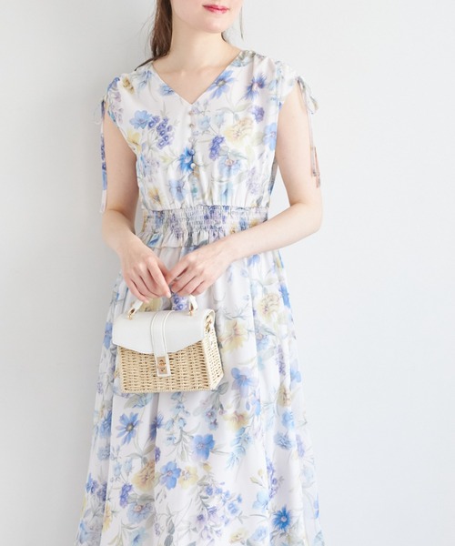 tocco closet ワンピース 肩ドロストリボン付きフラワープリント