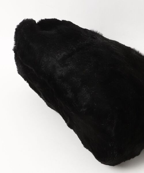 CHANEL ブラック ファー ショルダーバッグ CHANEL（シャネル） ラパンファー ショルダーバッグ - ブラック