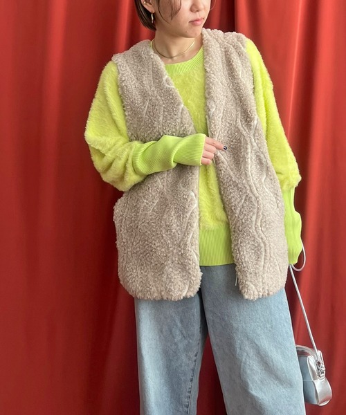 ベスト ジレ ライン刺繍ボアベスト レディース