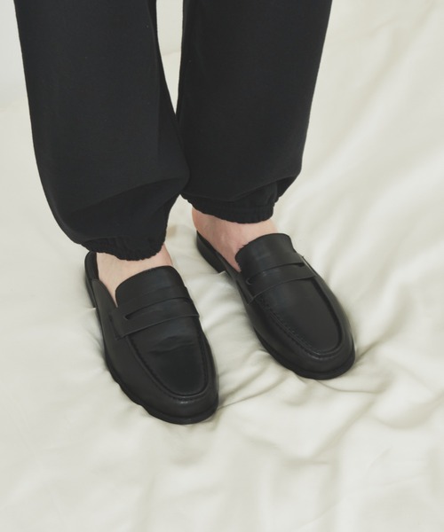un/neu 「un/neu」 フラットサンダル SMALL ブラック レディース
