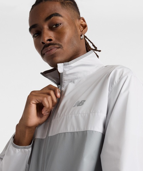 new balance ナイロンジャケット　Mサイズ New Balance ナイロンジャケット Sport Essentials ラン