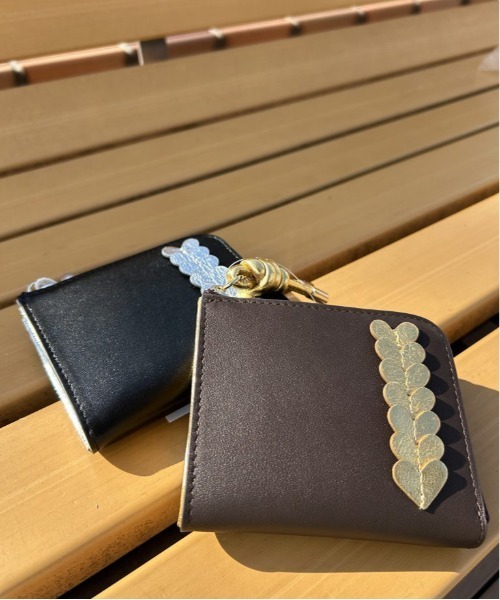 新品　atneK 財布　革製 Scrap Book 財布 「atneK」ハート刺繍L字短財布 レディース
