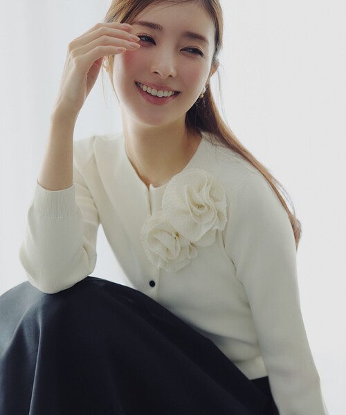 新品未使用タグ付き TOCCA トッカ Vネック 長袖カーディガン リブニット TOCCA（トッカ） カーディガン GLOW CORSAGE KNIT ニットカーディガン