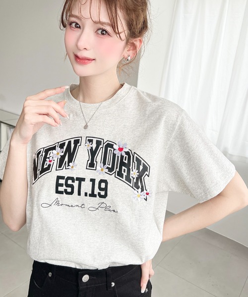古着 ビンテージ Tシャツ 花 刺繍 simple ロゴ プリント デザイン 古着 ビンテージ Tシャツ 花 刺繍 simple ロゴ プリント デザイン