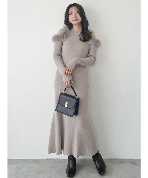 MERCURYDUO（マーキュリーデュオ） ワンピース ファーショルダーカット