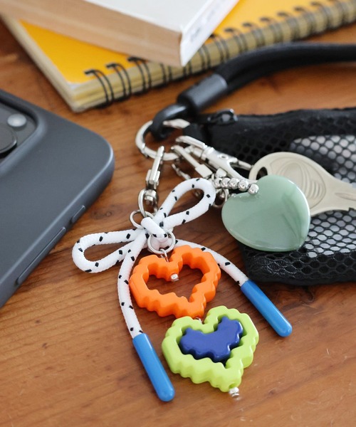 にこ♡ niko and…（ニコアンド） チャーム ドットハートコードチャーム