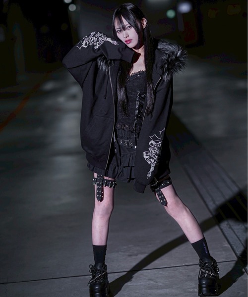 REFLEM クロス刺繍パーカー REFLEM（レフレム） パーカー 「REFLEM/レフレム」クロス刺繍ZIP