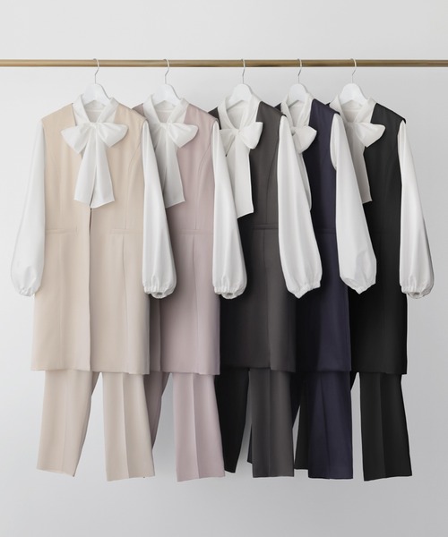 Flolia（フロリア） セットアップ S グレイッシュベージュ レディース