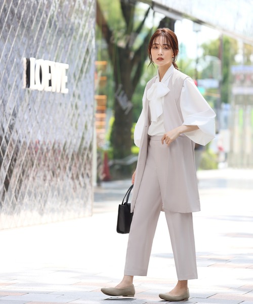 Flolia（フロリア） セットアップ S グレイッシュベージュ レディース