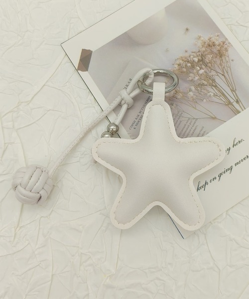 Revo. チャーム レザータッチ 星 スターモチーフ 編み込み ボール