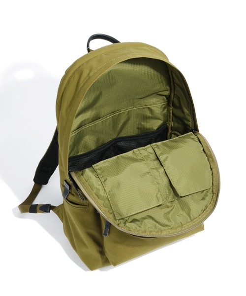 美品✨ UNTRACK アントラック アウトドア デイパック リュック M UNTRACK デイバック リュック UNTRACK/アントラック リュック