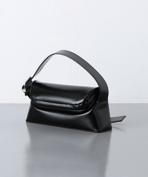 【袋付き美品❗️】osoi folder brot ショルダーバッグ　レザー　黒 Osoi Folder Brot レザーショルダーバッグ | ブラック | FARFETCH JP