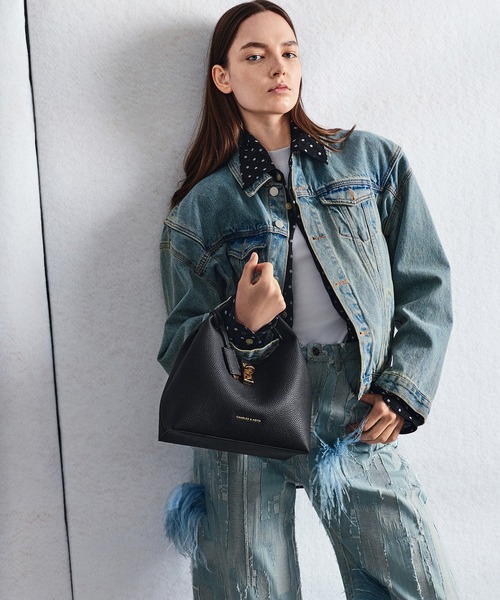 新品〉 CHARLES & KEITH チャンス バケットバッグ チョコレート Chance