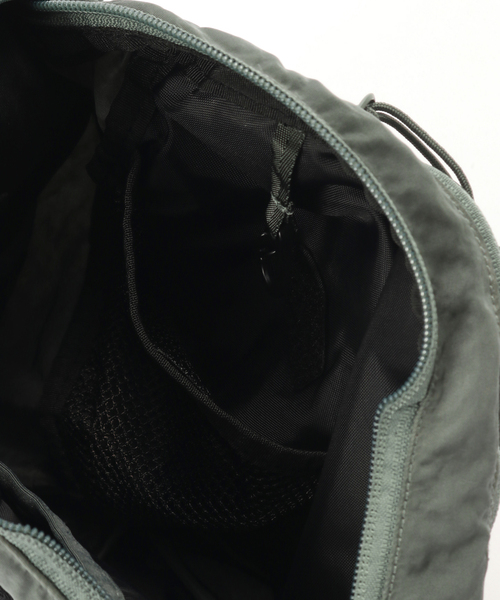 C.P. COMPANY（シーピーカンパニー） ショルダーバッグ NYLON B LENS