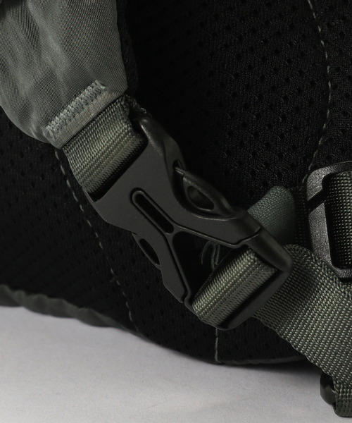 C.P. COMPANY（シーピーカンパニー） ショルダーバッグ NYLON B LENS