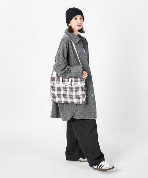 美品Lesportsac レスポートサックPCケース ショルダーストラップ付 LeSportsac（レスポートサック） タブレットケース TH LAPTOP CASE 15