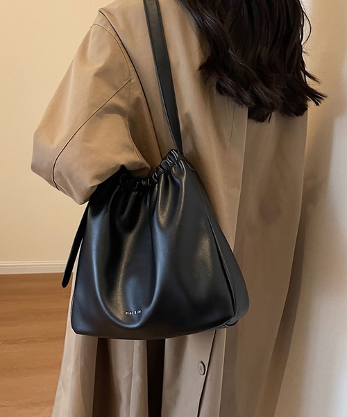   ブラックショルダーバッグ WOMEN ショルダーバッグ