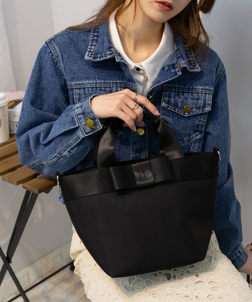 Urban Outfitters☆ エレガントリボン・ショルダーバッグ Urban Outfitters☆ エレガントリボン・ショルダーバッグ