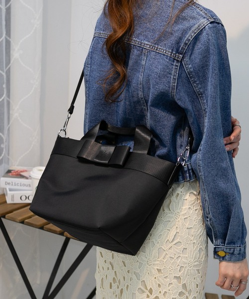 リボン付きブラウンショルダーバッグ pumpkin port ショルダーバッグ バッグ リボン付き 幅広マチ