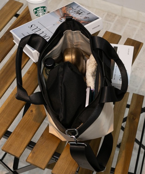 Urban Outfitters☆ エレガントリボン・ショルダーバッグ Urban Outfitters☆ エレガントリボン・ショルダーバッグ