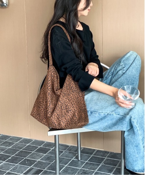 FINEnough ショルダーバッグ バッグ ヒョウ柄ショルダーバッグ