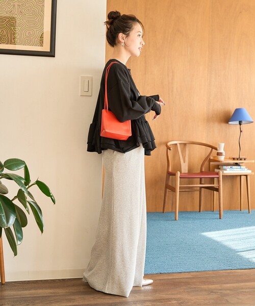 フリル付きブラックスウェット FREEサイズ モールス”ビッグシルエット刺繍スウェット（ブラック