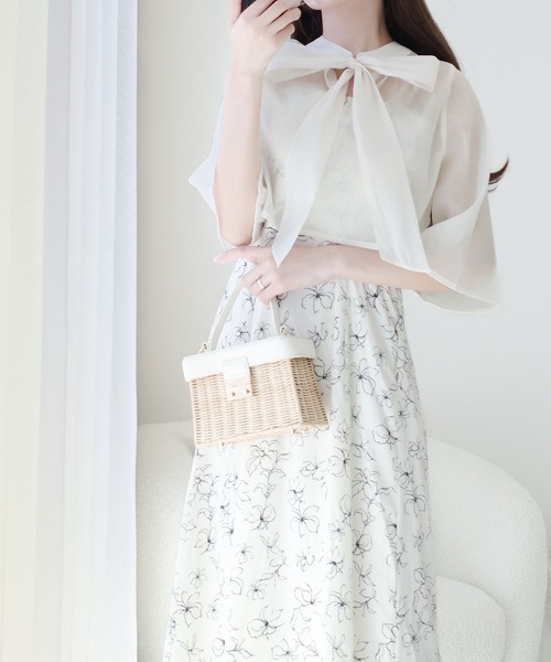 ✨新品タグ付き♡美シルエット✨エメ　ドレスワンピース　ボレロ　花柄　Aライン ラストサマーセール！】花柄刺繍レースドレス/ホルターネック