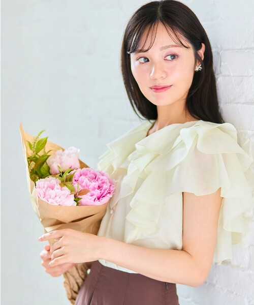 Feroux（フェルゥ） ブラウス シャツ 「洗える」エアリーフリル