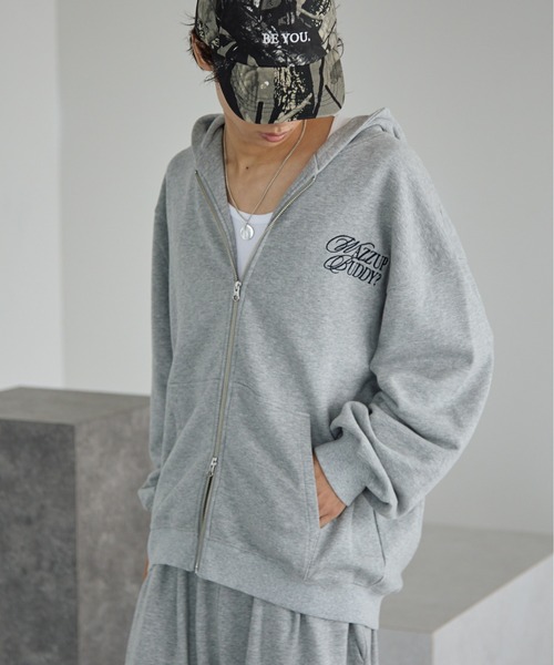 【新品未使用】ジップアップパーカー L ALMOND（アーモンド） パーカー ロクシタン l'occitane TWO FEET and