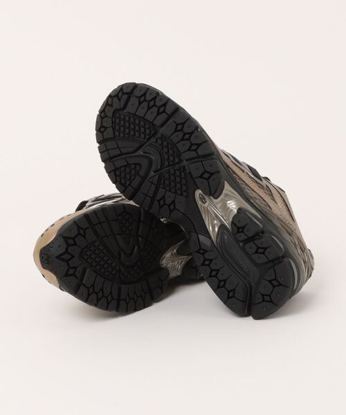 「New Balance」 ローカットスニーカー 24.0cm ゴールド メンズの画像
