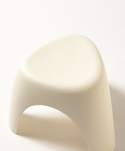 新品同様 Vitra ヴィトラ エレファントスツール クリーム 柳宗理 上品なスタイル Vitra（ヴィトラ） 柳宗理 エレファントスツール
