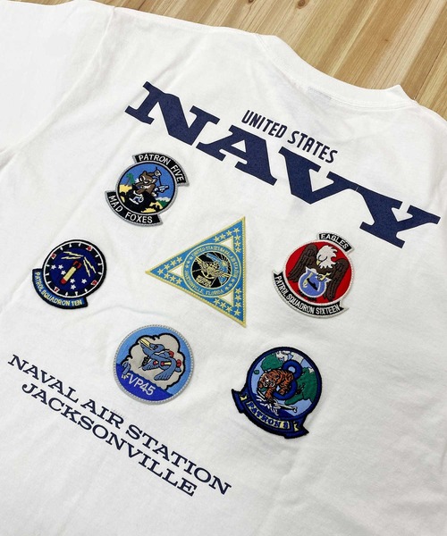 AVIREX tシャツ NAS JAX PATROL- SQ. PATCH 半袖Tシャツ メンズ