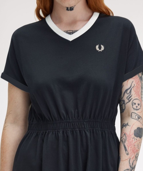 FRED PERRY ワンピース V-Neck Jersey Dress／Vネックジャージー