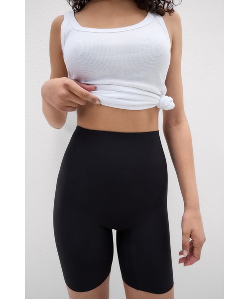intimissimiキャミソール２枚とショートパンツ　パジャマインティミッシミ Intimissimi（インティミッシミ） ショーツ カットオフ マイクロ