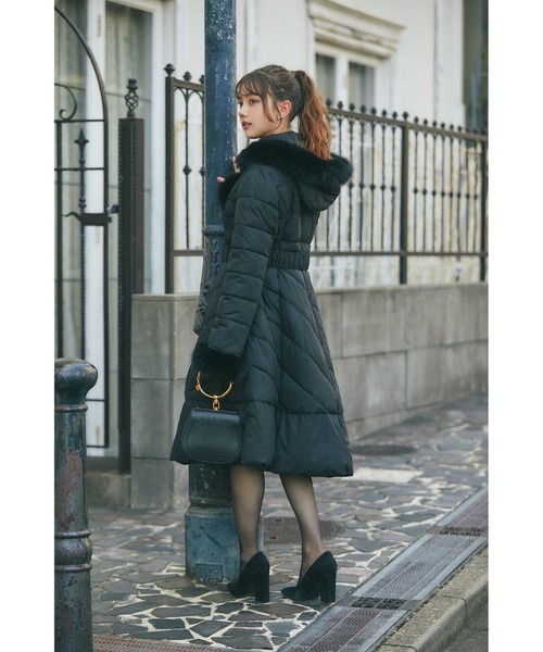 トッコクローゼット フィット＆フレアキルティングコート　ダウンコート トッコクローゼット tocco closet 取り外し可能なファー＆ベルト付き