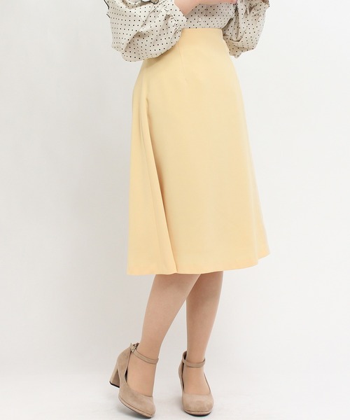 バックル付セミフレアスカート