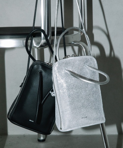 BEAURE レザーショルダーバッグ 美品 Beau're ショルダーバッグ バッグ BEAURE ヴュレ カウレザー