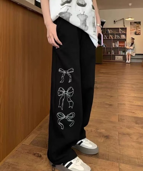 DEVICE スウェットパンツ ジャージ リボン グラフィック