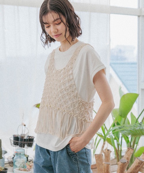 nikoand...ニコアンド　アート柄クラフトベスト　今季白カットソー付けます nikoandニコアンド アート柄クラフトベスト 今季白カットソー付け