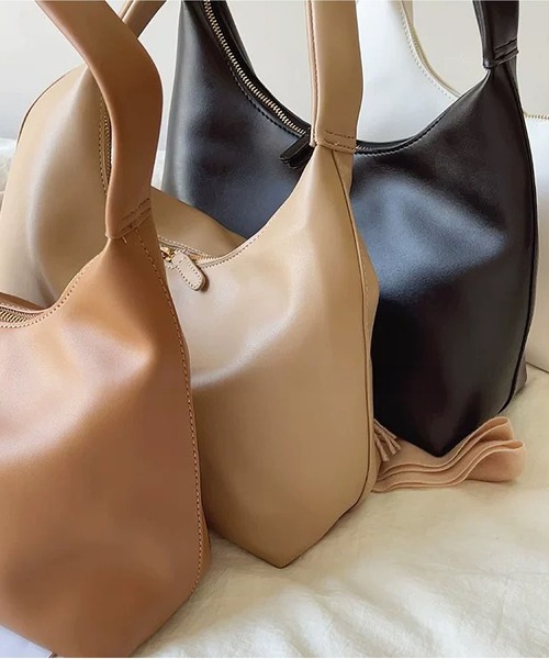 ラウンドショルダー 楽天市場】 ボディバッグ 大人 ラウンドショルダーバッグ 軽量素材