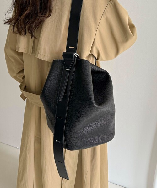 フレディエミュ（fredy emue）/タテ型2wayレザーホーボーバッグ fredy emue（フレディエミュ） ショルダーバッグ バッグ タテ型2way