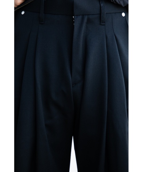 スラックス 別注 2TUCKED CURVED LEG TROUSERS メンズの画像