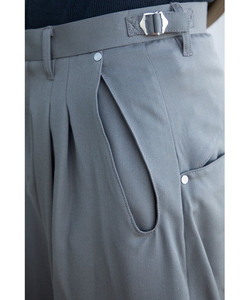 スラックス 別注 2TUCKED CURVED LEG TROUSERS メンズの画像
