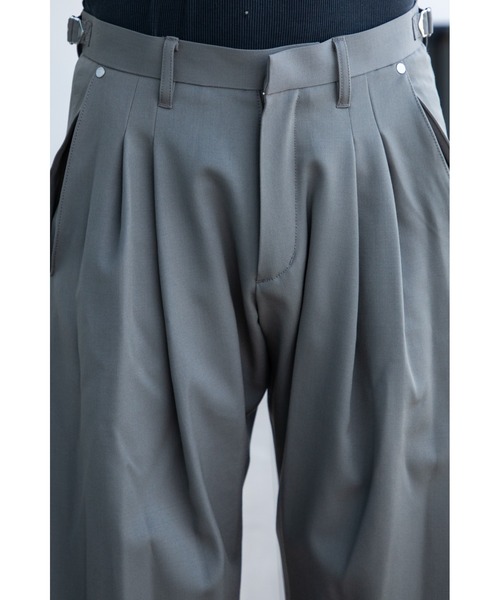 スラックス 別注 2TUCKED CURVED LEG TROUSERS メンズの画像