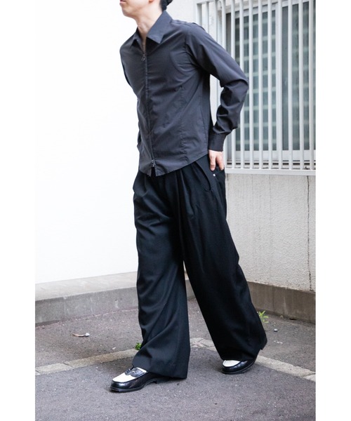 スラックス 別注 2TUCKED CURVED LEG TROUSERS メンズの画像