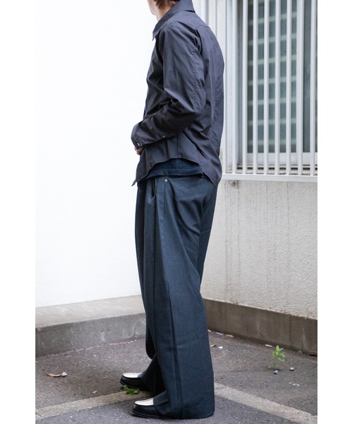 スラックス 別注 2TUCKED CURVED LEG TROUSERS メンズの画像