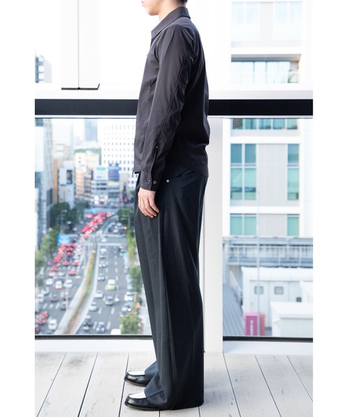 スラックス 別注 2TUCKED CURVED LEG TROUSERS メンズの画像