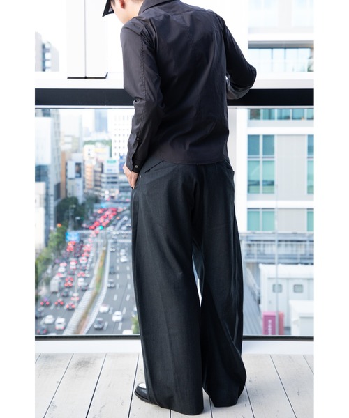 スラックス 別注 2TUCKED CURVED LEG TROUSERS メンズの画像