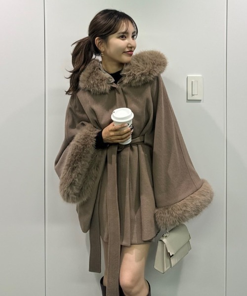 大人気即完売！riendaファー付きケープコート 大人気即完売！riendaファー付きケープコート